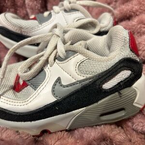 Nike White and Gray Air Max Sneakers with Chunky Midsole